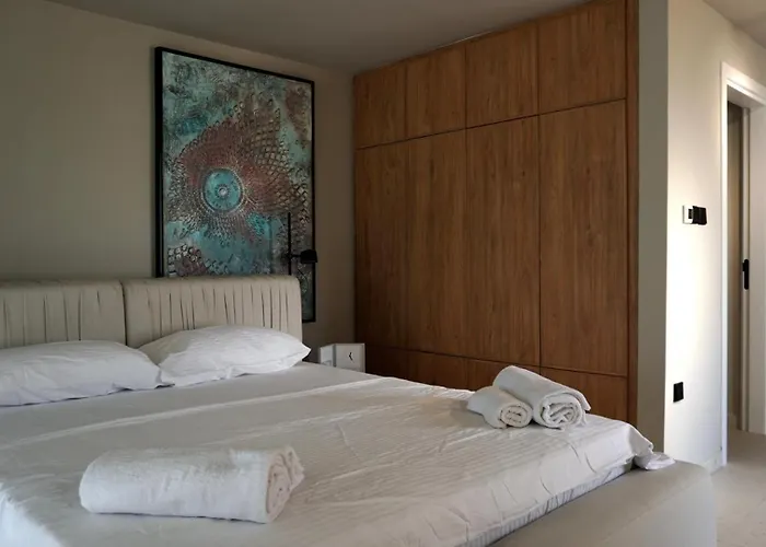 Spacious Two-bedroom With Sea View B3 * كيرينيا