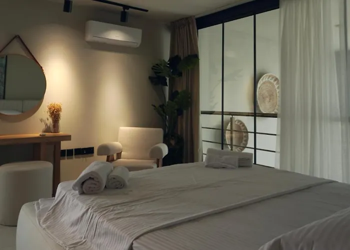 Spacious Two-bedroom With Sea View B3 شقة