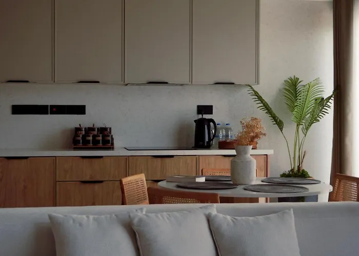 Spacious Two-bedroom With Sea View B3 شقة كيرينيا