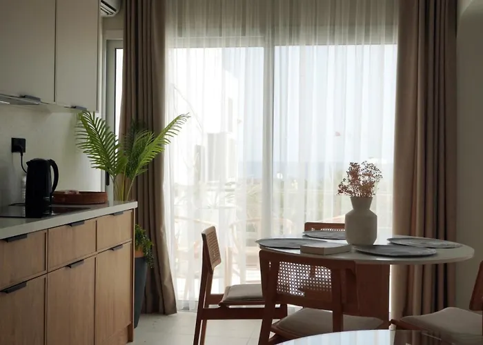 Spacious Two-bedroom With Sea View B3 كيرينيا