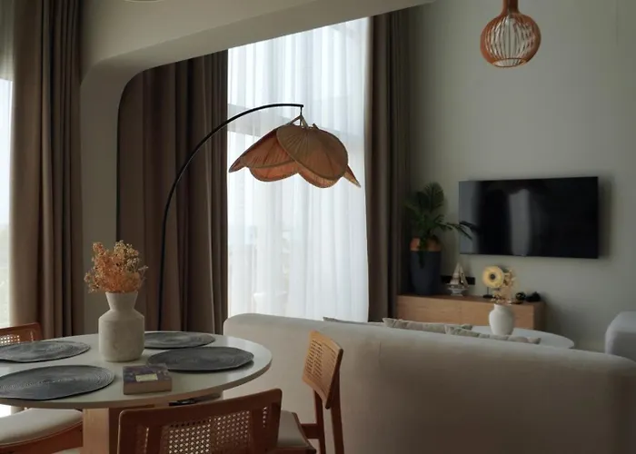 Spacious Two-bedroom With Sea View B3 كيرينيا