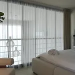 דירה Spacious Two-bedroom With Sea View B3 *
