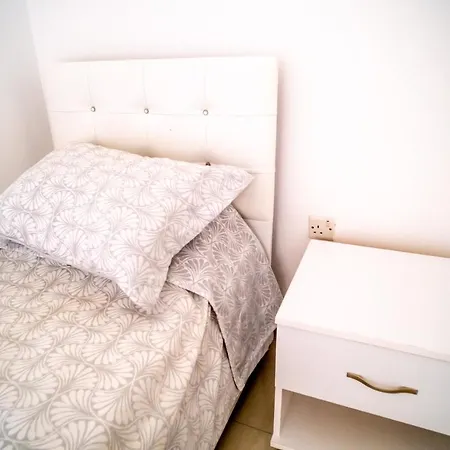 Spacious Three-bedroom With Sea View A3 *