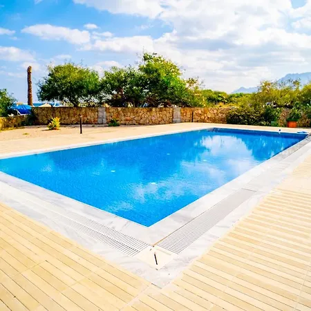 Spacious Two-bedroom With Sea View B3 Апартаменты Кирения