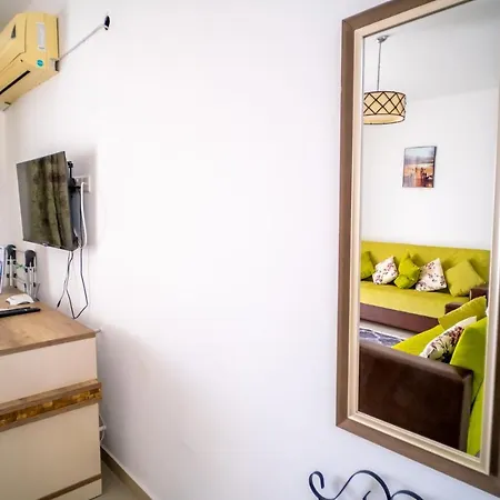 Spacious Three-bedroom With Sea View A3 Apartment *