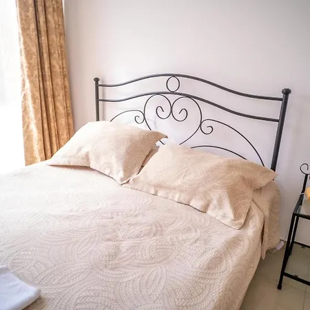 Apartment Spacious Three-bedroom With Sea View A3
