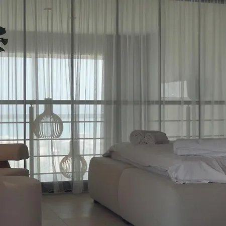 Spacious Two-bedroom With Sea View B3 * Кирения