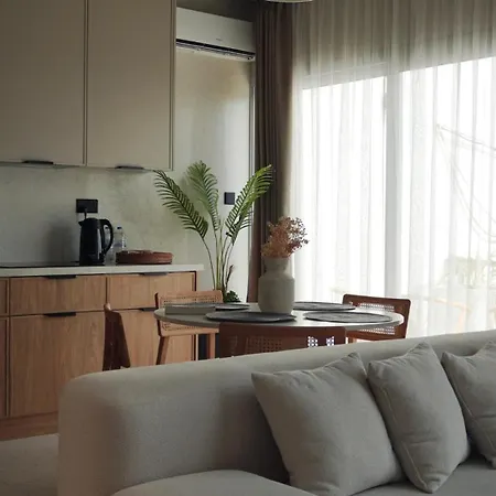 Spacious Two-bedroom With Sea View B3 Апартаменты