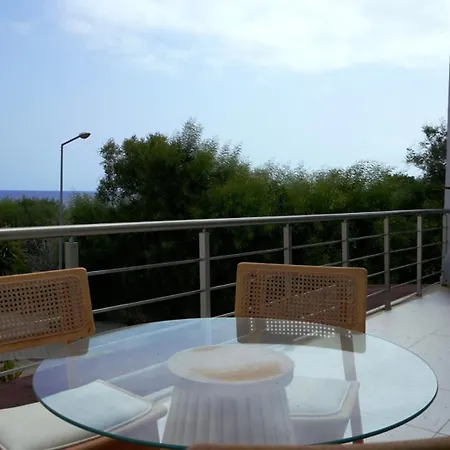 Апартаменты Spacious Two-bedroom With Sea View B3 Кирения