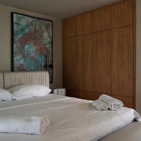 Spacious Two-bedroom With Sea View B3 * キレニア