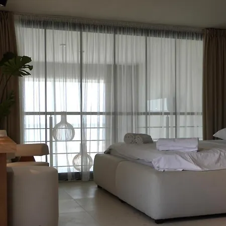 Spacious Sanctuary Cove B3 Duplex With Sea View In Kyrenia Appartamento