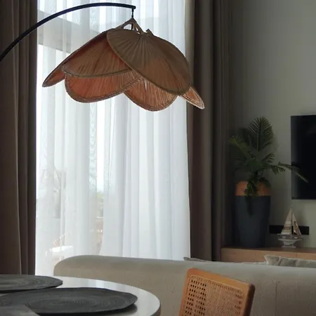 Spacious Two-bedroom With Sea View B3 Кирения