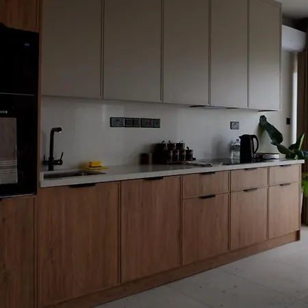 Spacious Two-bedroom With Sea View B3 Апартаменты *