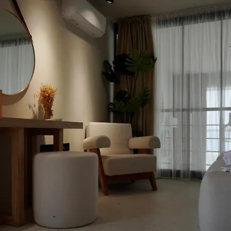 Spacious Two-bedroom With Sea View B3 Апартаменты Кирения