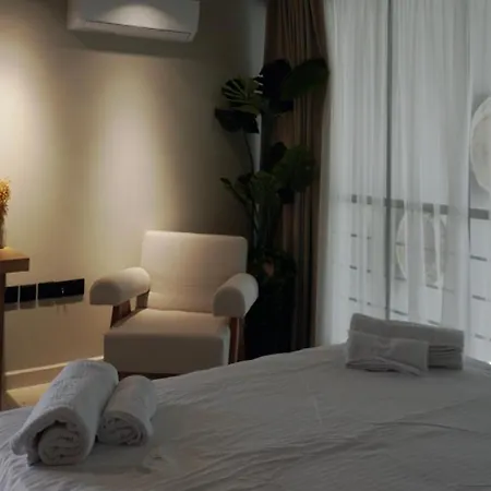 Апартаменты Spacious Two-bedroom With Sea View B3