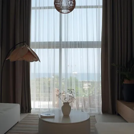 Spacious Two-bedroom With Sea View B3 * Кирения