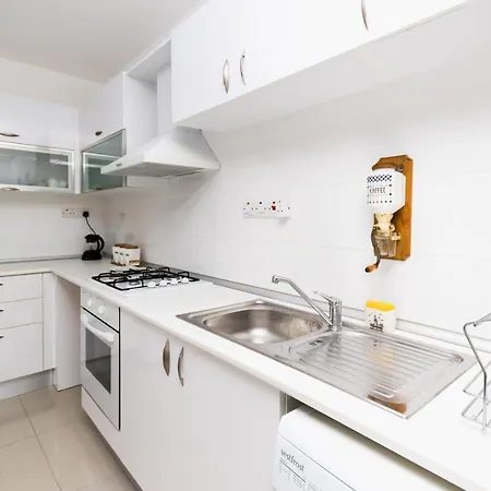 شقة Spacious Two-bedroom With Sea View B3 *