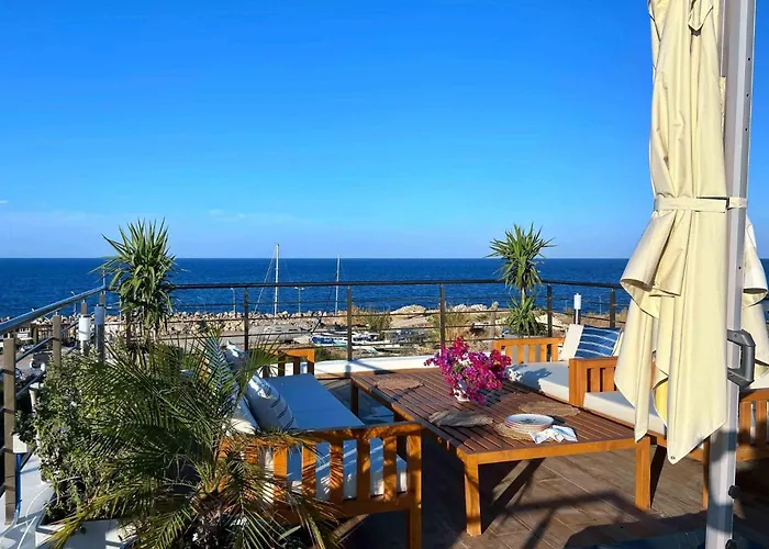 Spacious Two-bedroom With Sea View B3 Apartmán