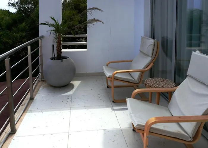 Spacious Two-bedroom With Sea View B3 Apartmán *